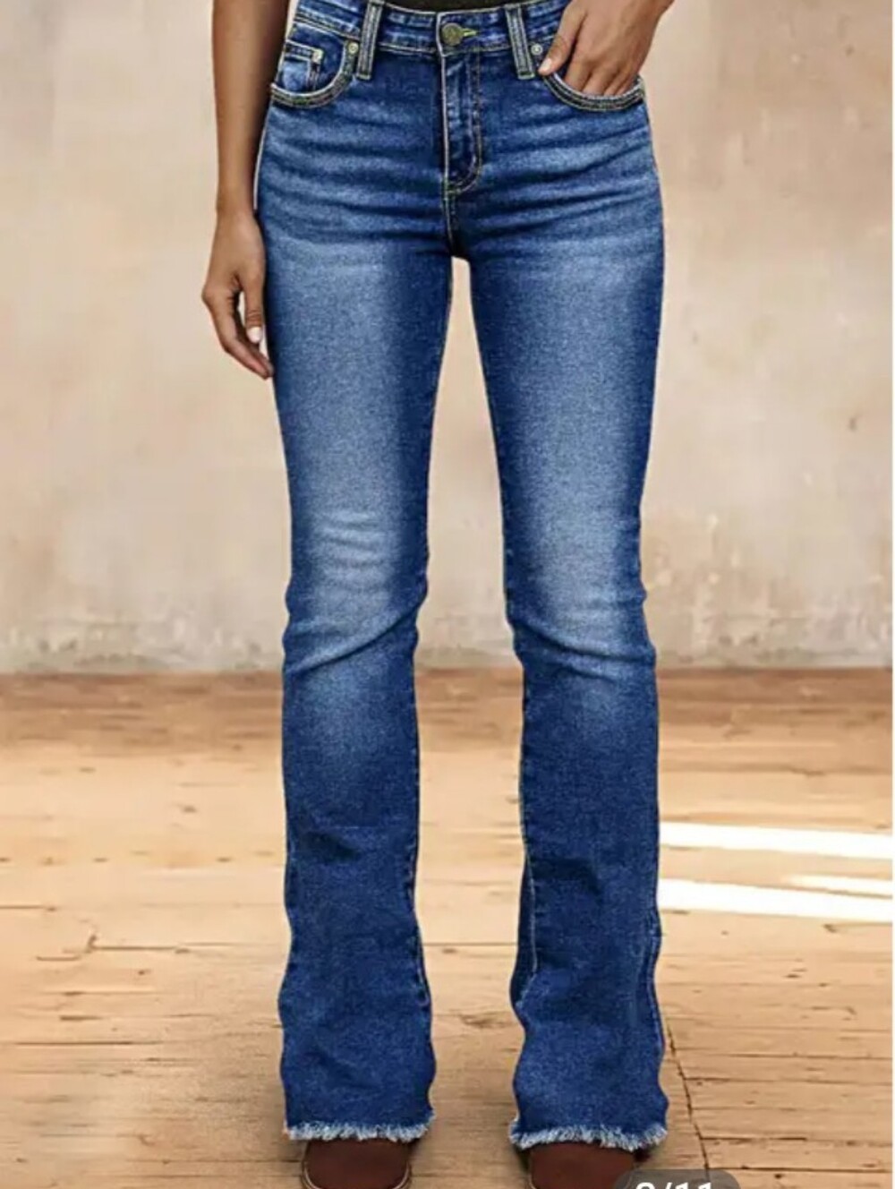 Flamingals Mid-rise Raw Hem V Design Bootcut Jeans NWT Size Medium - Picture 2 of 10